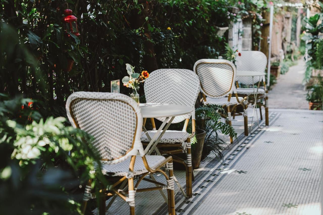 Shenzhen No'6 Garden Villa --French Window With Garden View,Close To Sea World &Shekou Ferry Port &K11 Ecoast &Subway Nearby ,Offer Western Food And Coffee &English Speaking With Tour Services Экстерьер фото