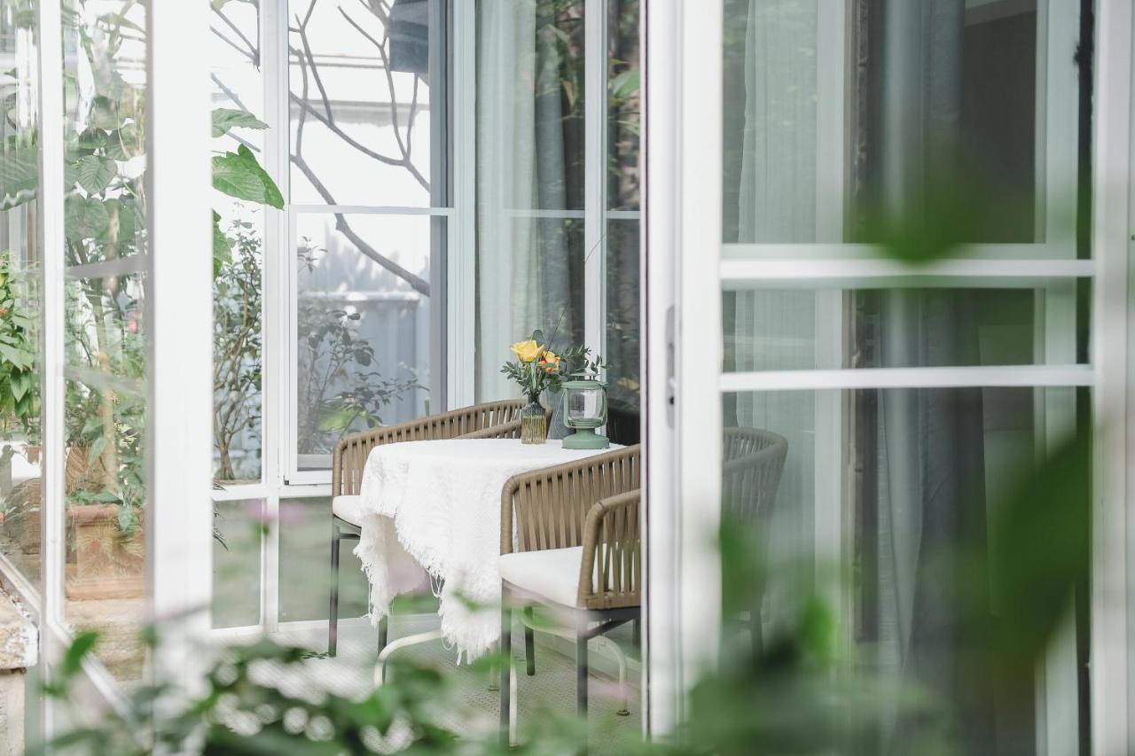 Shenzhen No'6 Garden Villa --French Window With Garden View,Close To Sea World &Shekou Ferry Port &K11 Ecoast &Subway Nearby ,Offer Western Food And Coffee &English Speaking With Tour Services Экстерьер фото