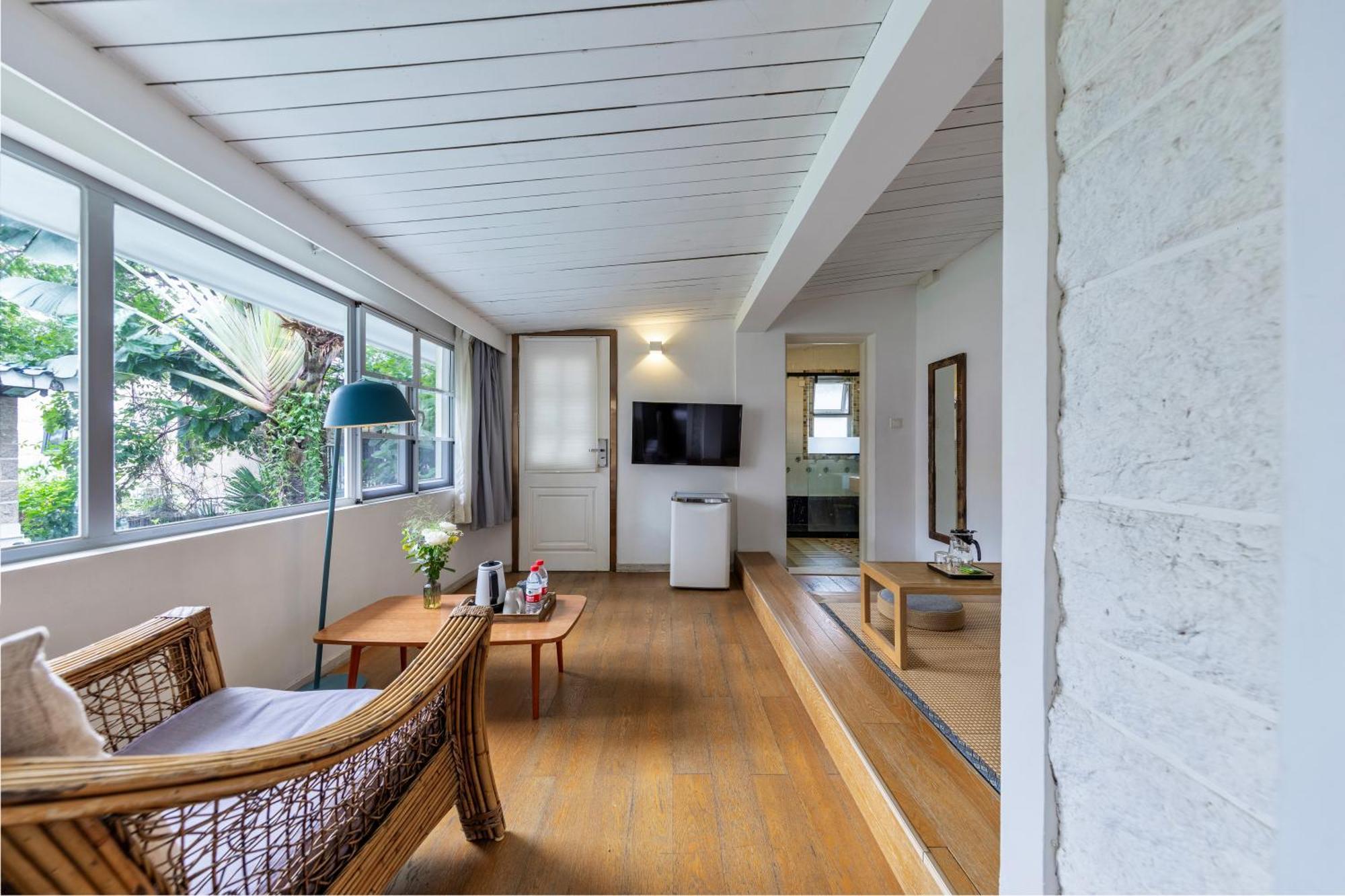Shenzhen No'6 Garden Villa --French Window With Garden View,Close To Sea World &Shekou Ferry Port &K11 Ecoast &Subway Nearby ,Offer Western Food And Coffee &English Speaking With Tour Services Экстерьер фото