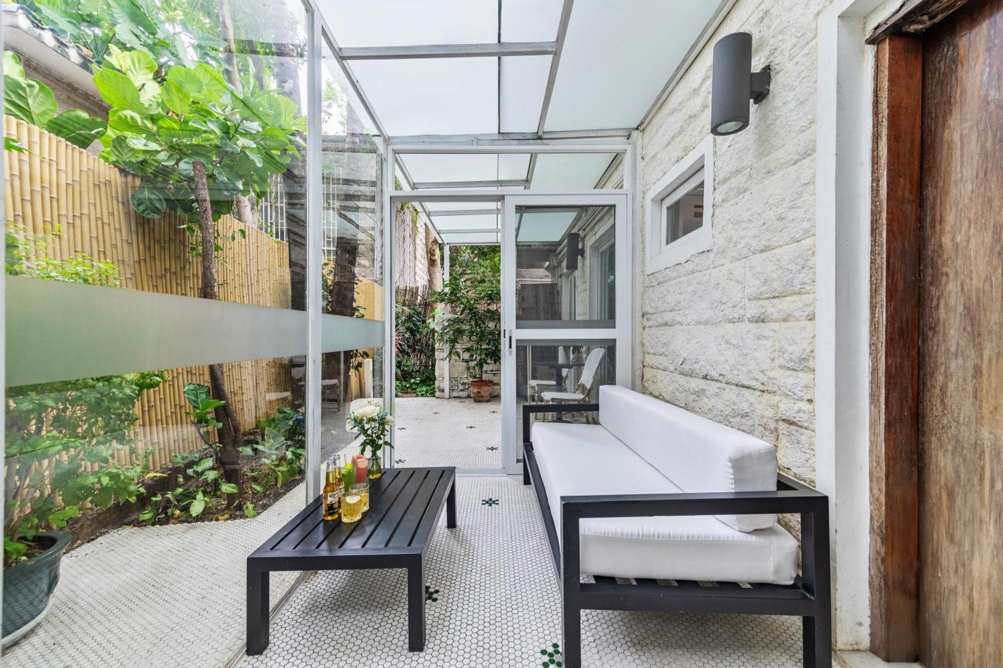 Shenzhen No'6 Garden Villa --French Window With Garden View,Close To Sea World &Shekou Ferry Port &K11 Ecoast &Subway Nearby ,Offer Western Food And Coffee &English Speaking With Tour Services Экстерьер фото