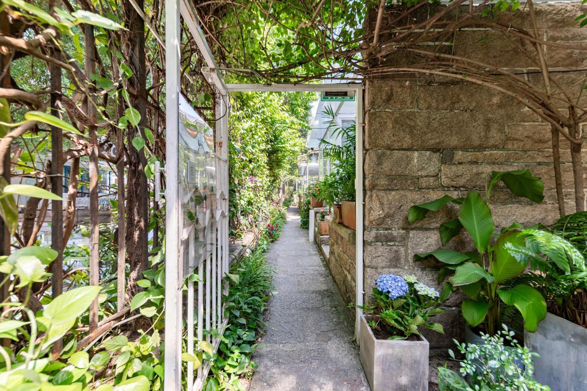 Shenzhen No'6 Garden Villa --French Window With Garden View,Close To Sea World &Shekou Ferry Port &K11 Ecoast &Subway Nearby ,Offer Western Food And Coffee &English Speaking With Tour Services Экстерьер фото